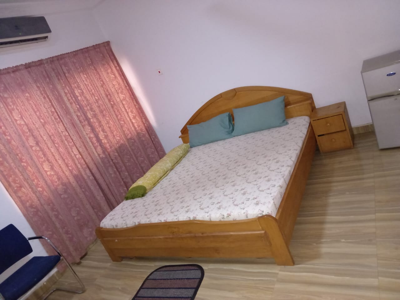 Deluxe hotel room